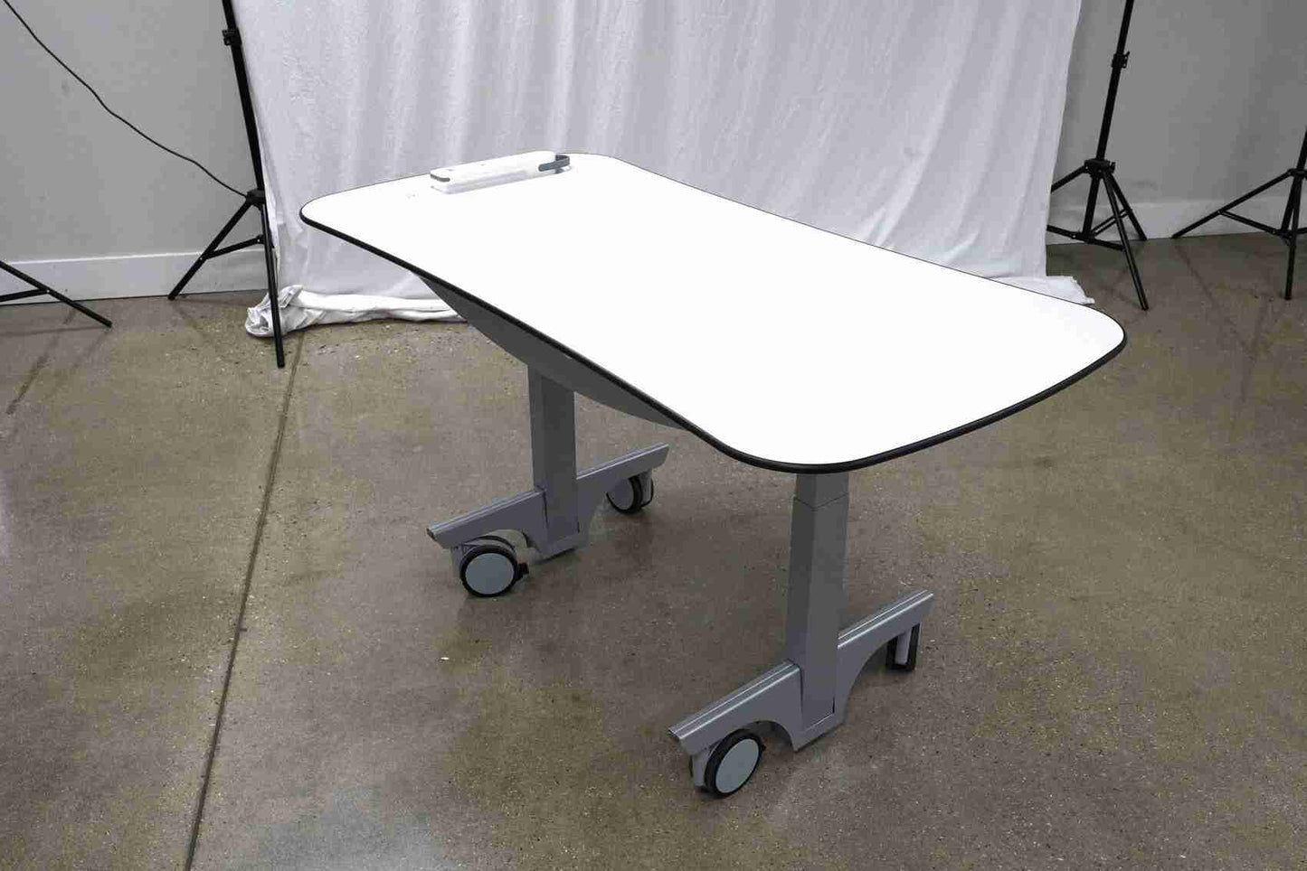 Respond! Desk, 60 x 30 Sit-Stand Desk, Integral AC+DC Power RLA6030